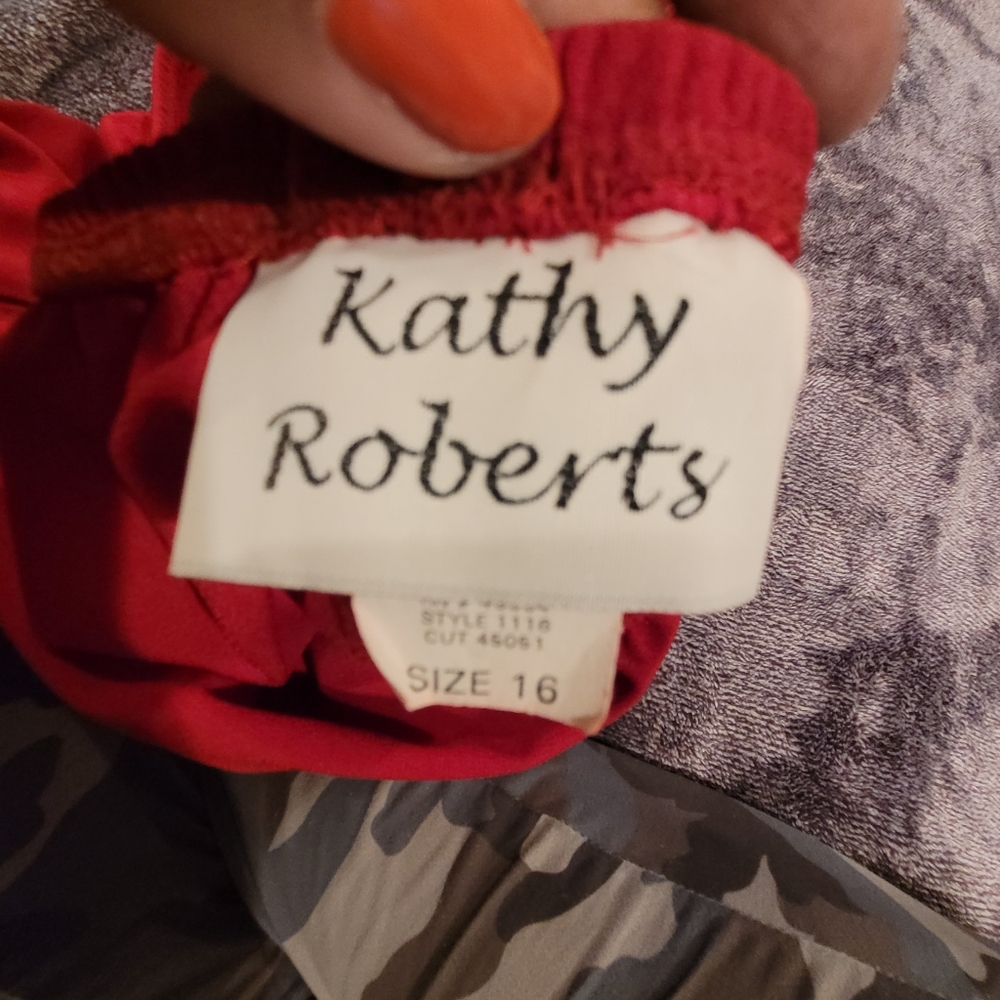 Kathy Robert's red flowy skirt. - Picture 3 of 6